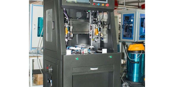 為什么要使用半自動鎖螺絲機(jī)？-堅豐股份